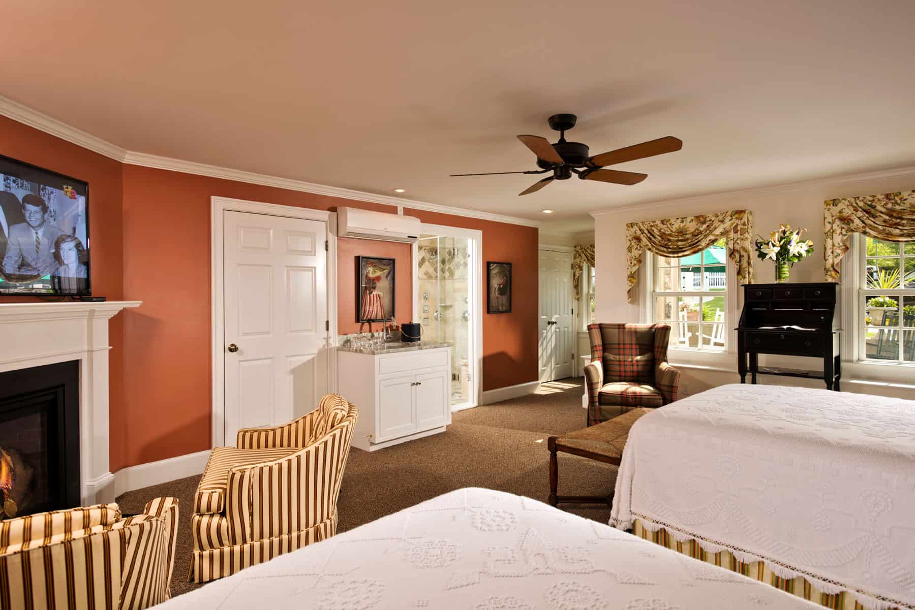 Foreward Stateroom beds and seating area